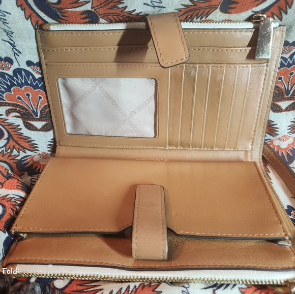 MICHAEL KOR WALLET NWOT - Picture 2 of 12